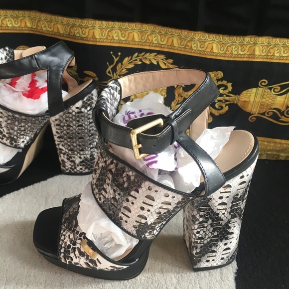 Calvin Klein black and white leather heels - Picture 8 of 8